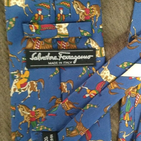 ❤️NWOT SALVATORE FERRAGAMO Navy Horse Stunt Theme Silk Necktie Tie - Picture 5 of 7